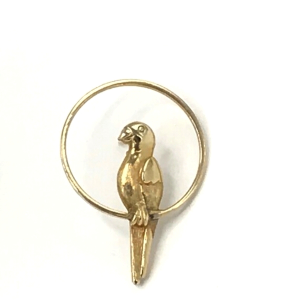 💐Vintage Avon Parrot Pin - Perched on a Circle Gold Tone